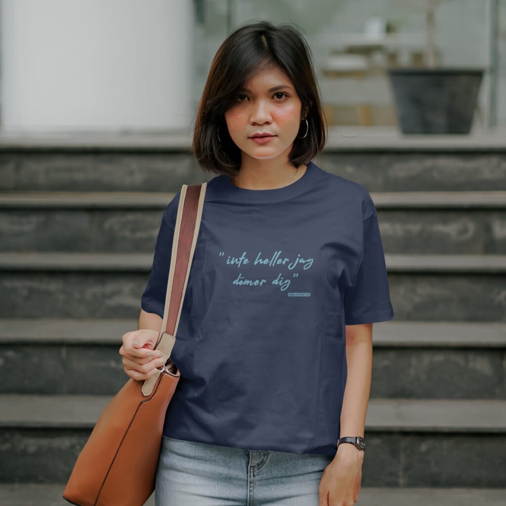 T-Shirt Mockup(6)
